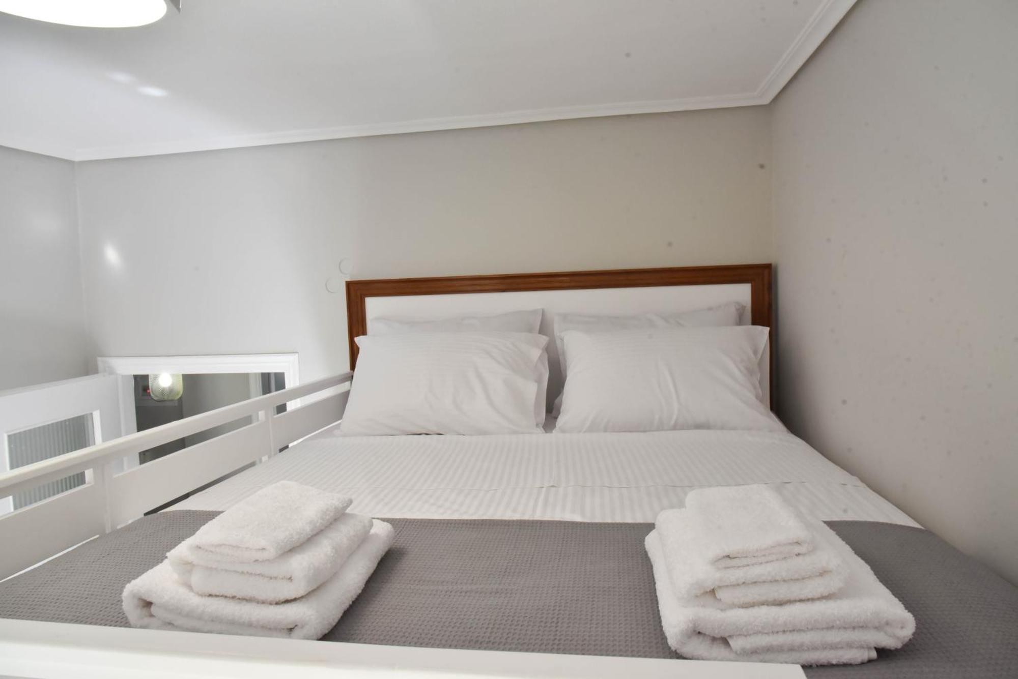 F K Apartments Artemida  Dış mekan fotoğraf